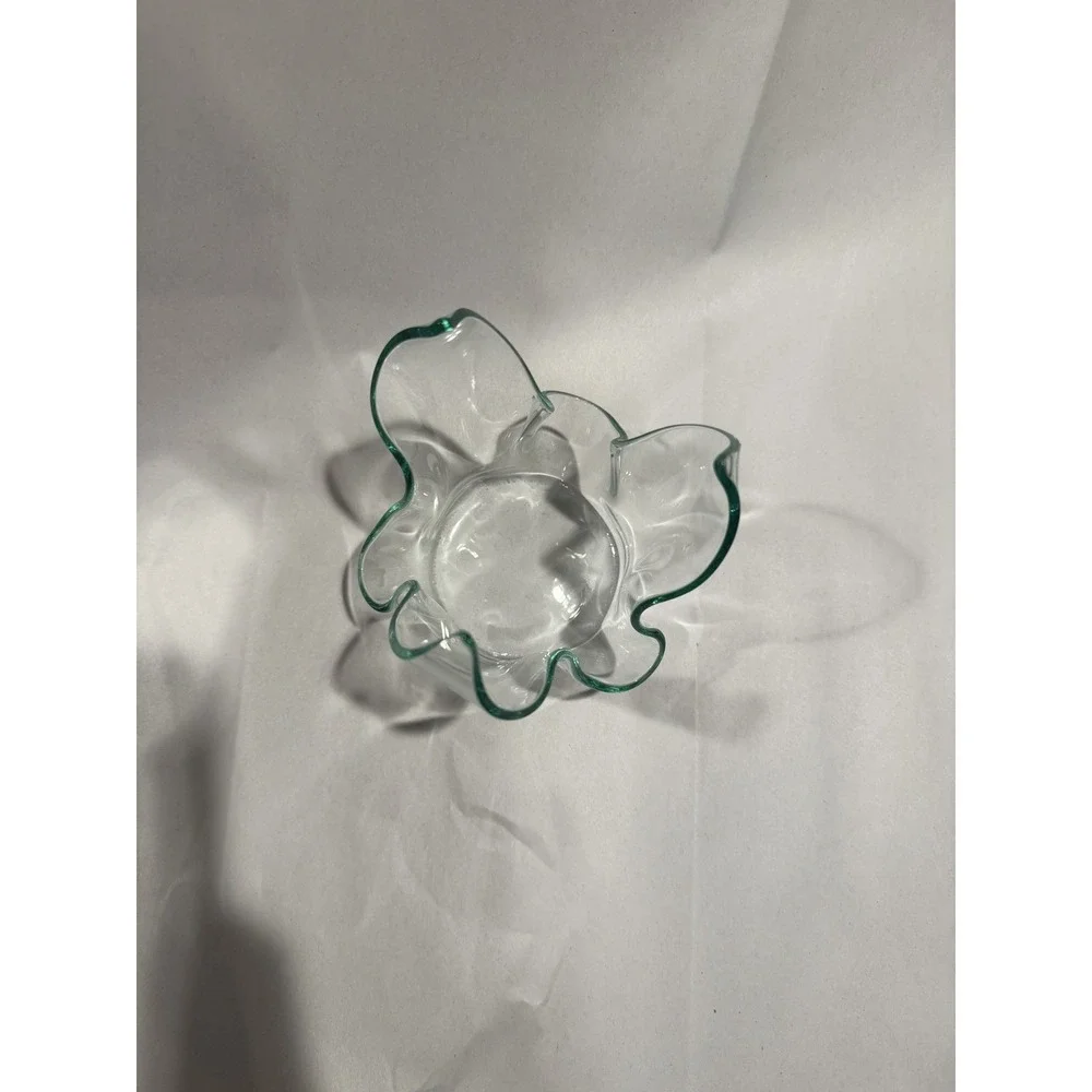 Green, Handmade, Blown Glass Handkerchief Vase Made in Taiwan, vintage